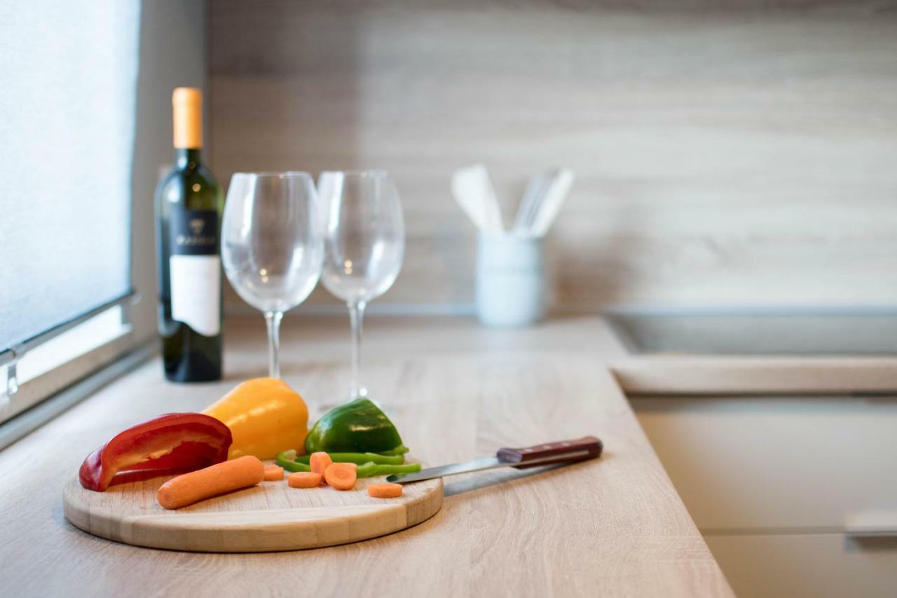 App Lov Apartment Umag Luaran gambar