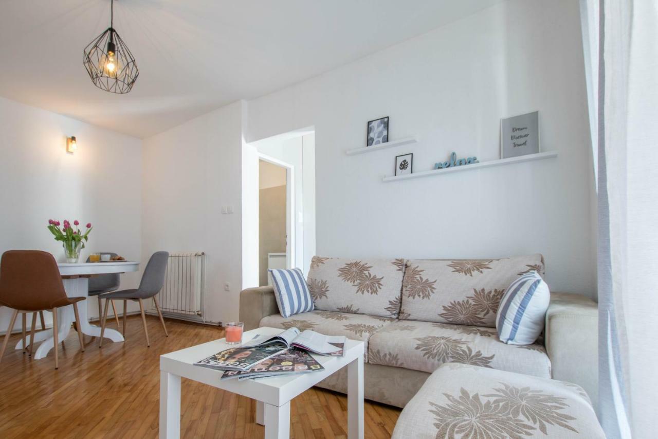 App Lov Apartment Umag Luaran gambar