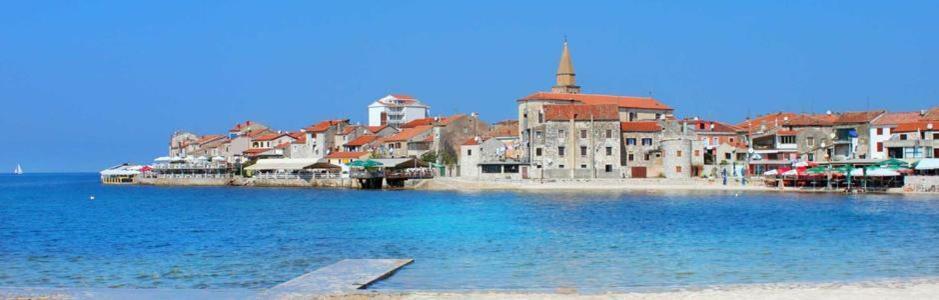 App Lov Apartment Umag Luaran gambar